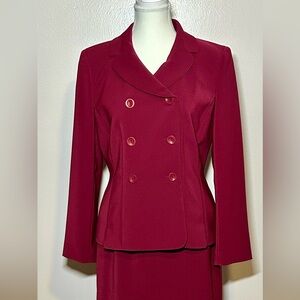 Le Suit Women's Red/Maroon Skirt Set